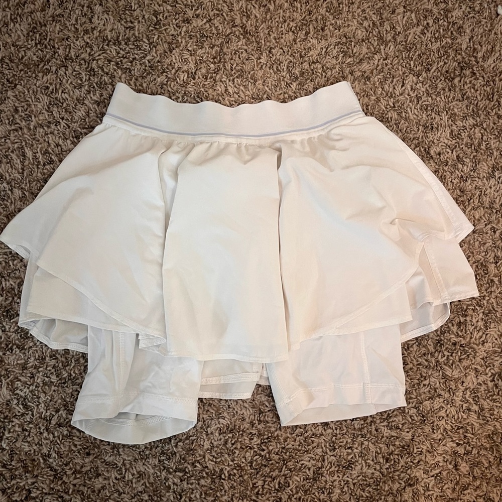 Lululemon white skirt with short insert size 6
